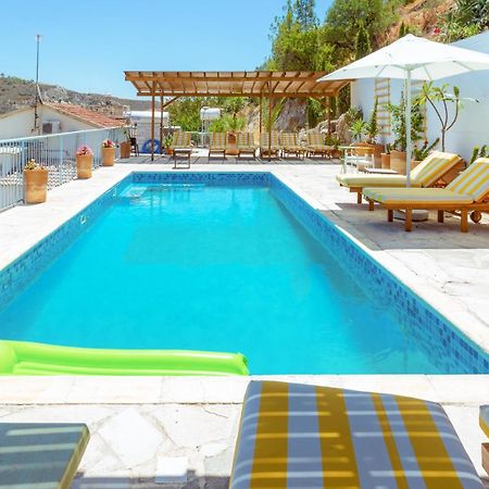 Archondia House - Holiday Apartments With Pool Kalavasos Exterior photo